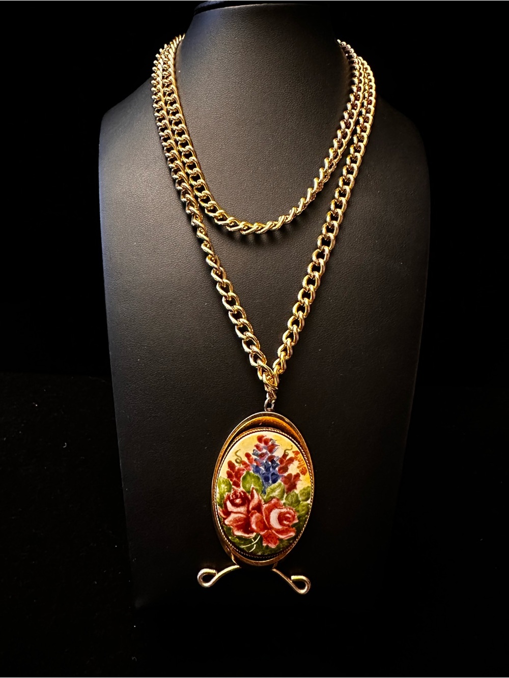 Vintage Limoges Pendant on chain hold tone 28”